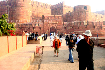 Das Agra Fort am heiligen Fluss Yanuma im Indischen Bundesstaat Uttar Pradesh.