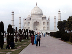 Ich vor dem Taj Mahal in Agra, Indien - Bundesstaat Uttar Pradesh.