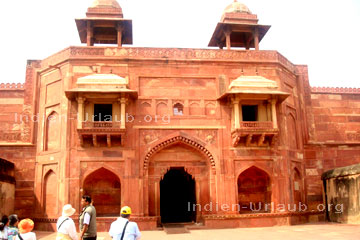 Haus der türkischen Sultanin, der Anup Talao Pavillon in der Reichshauptstadt des Mogul-Kaiser Akbar in der Geisterstadt Fatehpur Sikri, Nord-Indien - Bundesstaat Uttar Pradesh.
