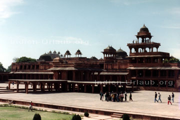 Ansicht vom Pachasis Court in der Geisterstadt Fatehpur Sikri, Nord-Indien - Bundesstaat Uttar Pradesh.