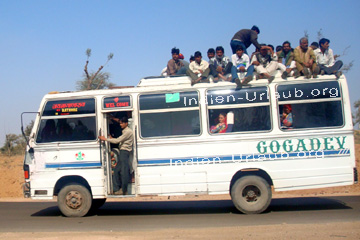 Reisebus für Inder in Indien wenn die mal verreisen.