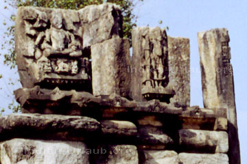 Wandfresken an einer Tempel Ruine bei den Indien Rundreisen.